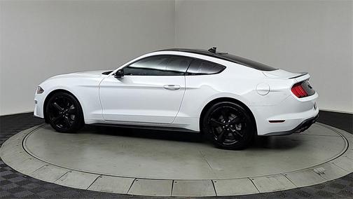 2022 Ford Mustang EcoBoost