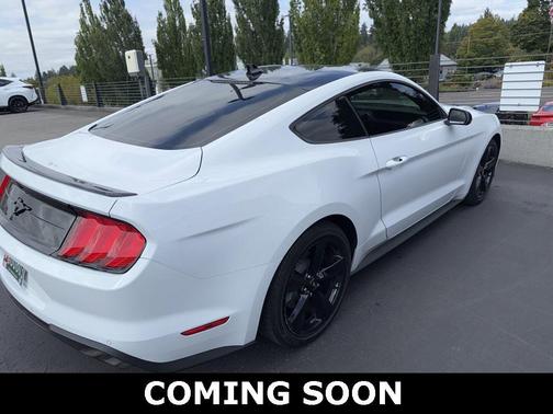 2022 Ford Mustang EcoBoost
