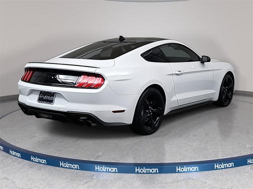 2022 Ford Mustang EcoBoost
