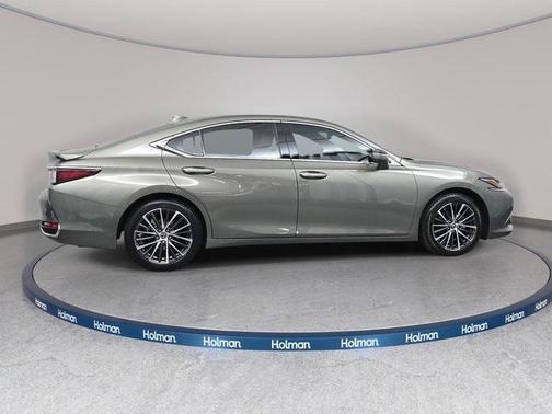 2025 Lexus ES 300h Base