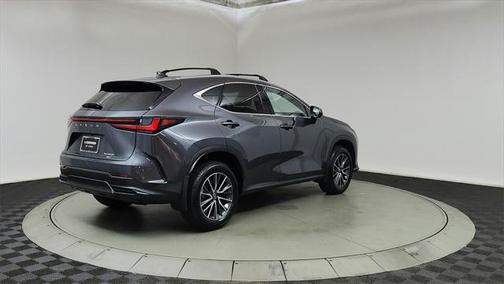 2025 Lexus NX 350h Premium
