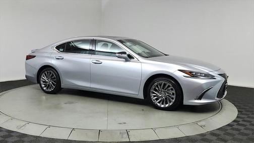 2025 Lexus ES 300h Luxury