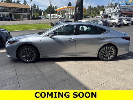 2025 Lexus ES 300h Luxury