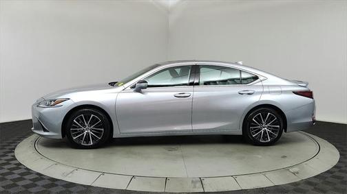 2024 Lexus ES 300h Base