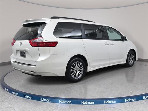 2020 Toyota Sienna XLE Premium