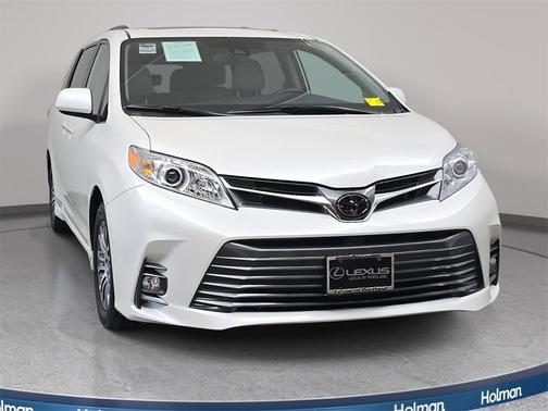 2020 Toyota Sienna XLE Premium