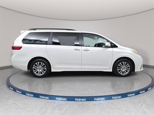 2020 Toyota Sienna XLE Premium