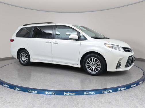 2020 Toyota Sienna XLE Premium