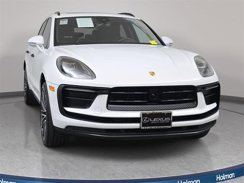 2023 Porsche Macan T