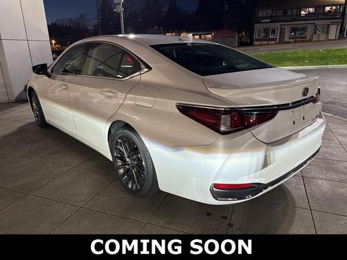 2025 Lexus ES 300h Luxury