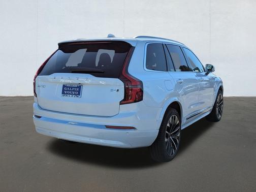 2026 Volvo XC90 B6 Plus 7-Seater