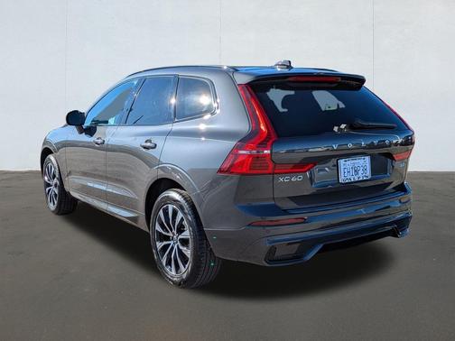 2025 Volvo XC60 B5 Core