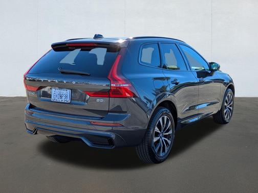 2025 Volvo XC60 B5 Core