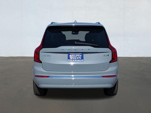 2026 Volvo XC90 B6 Ultra Bright