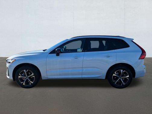 2026 Volvo XC60 B5 Core