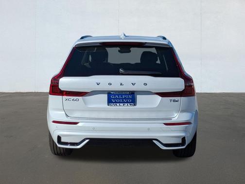 2026 Volvo XC60 Plug-In Hybrid T8 Ultra Dark