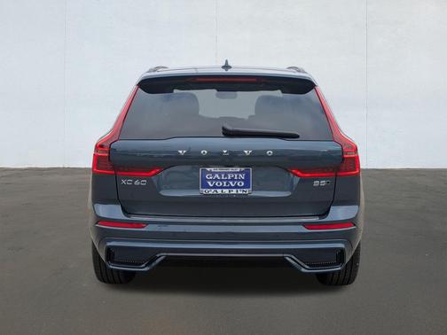 2026 Volvo XC60 B5 Ultra