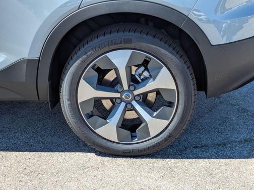 Vapour Grey Metallic 2026 Volvo XC40 B5 Plus Dark