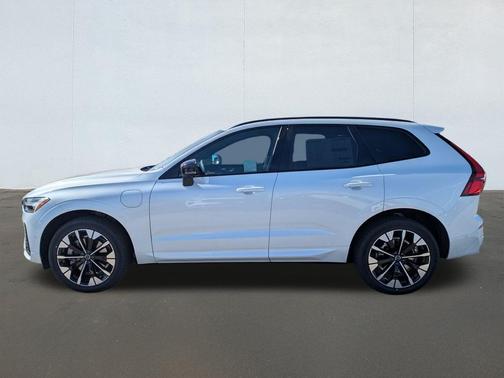 2026 Volvo XC60 T8 Plus Dark