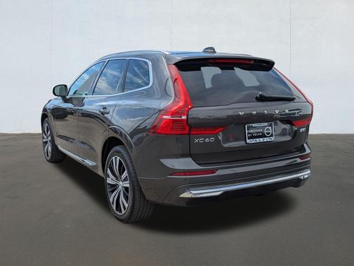 2022 Volvo XC60 B5 Inscription