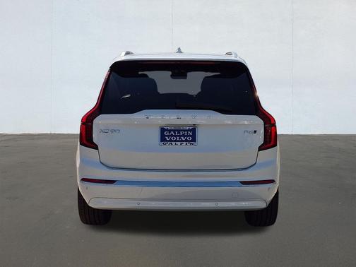 CRYSTAL WHITE 2026 Volvo XC90 Plus, B6 AWD Gas (mild hybrid), Gasoline, Bright, 7 Seats