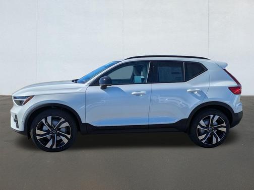 2026 Volvo XC40 B5 Ultra