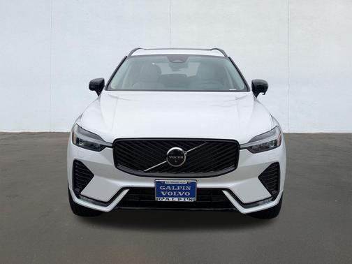 2026 Volvo XC60 B5 Ultra Dark