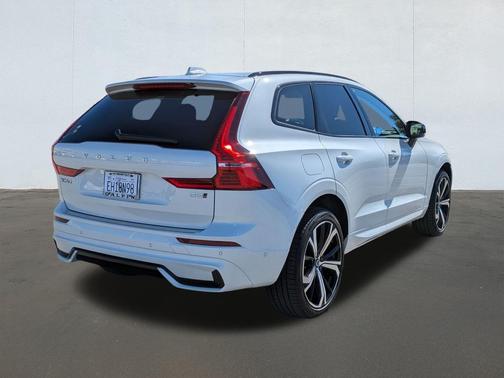 2025 Volvo XC60 B5 Ultra