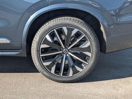 2026 Volvo XC90 B6 Plus Bright