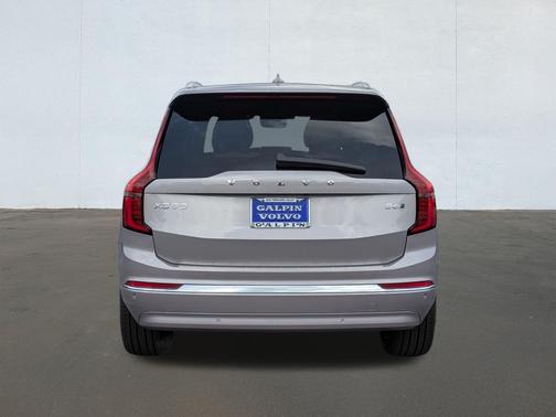 2026 Volvo XC90 B6 Plus Bright