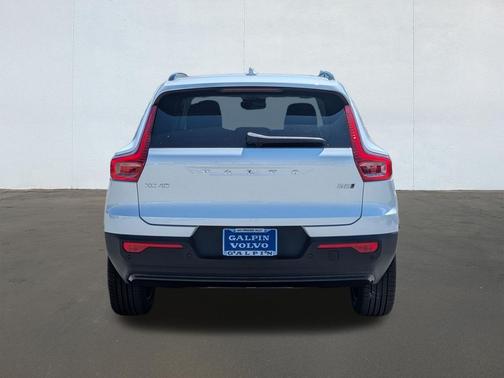 Crystal White 2026 Volvo XC40 B5 Plus Dark