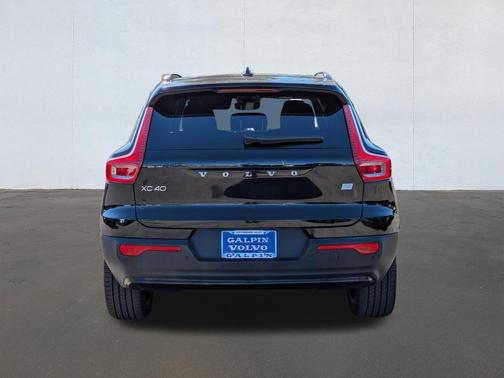 2023 Volvo XC40 Recharge Pure Electric Twin Plus