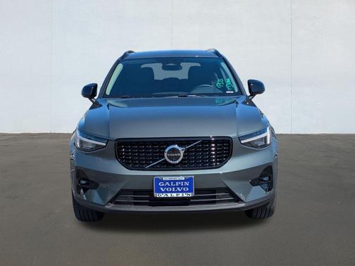 Forest Lake 2026 Volvo XC40 Ultra, B5 AWD Gas (mild hybrid), Dark