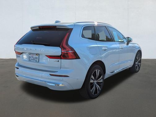 2022 Volvo XC60 B6 Inscription
