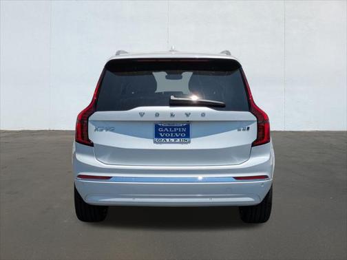 2025 Volvo XC90 B5 Plus 7-Seater