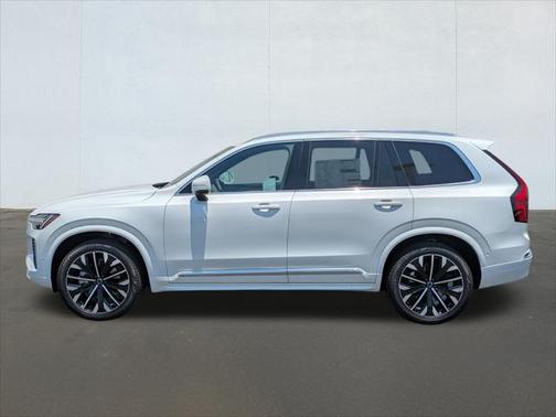 2025 Volvo XC90 B5 Plus 7-Seater