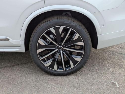 2026 Volvo XC90 Plug-In Hybrid T8 Plus 7-Seater