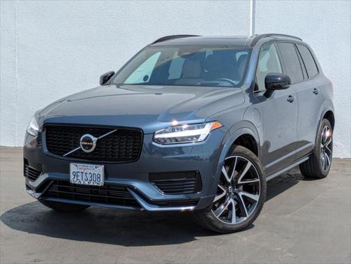 2023 Volvo XC90 Recharge Plug-In Hybrid T8 Ultimate Dark Theme 7-Seater