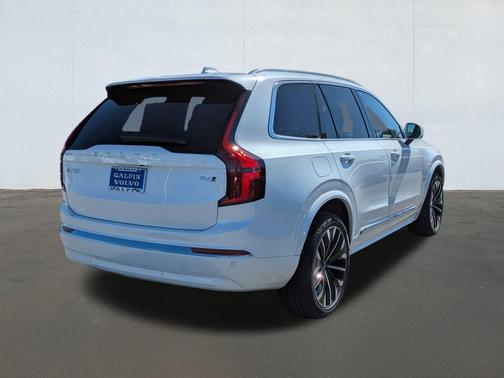 2026 Volvo XC90 B6 Ultra 7-Seater