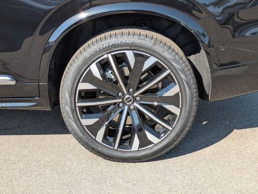 2026 Volvo XC90 B5 Plus 7-Seater