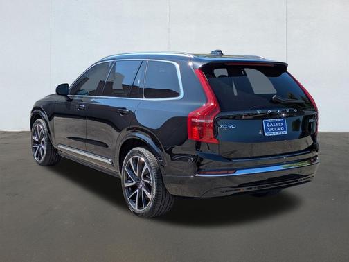 Onyx Black Metallic 2023 Volvo XC90 B5 Plus