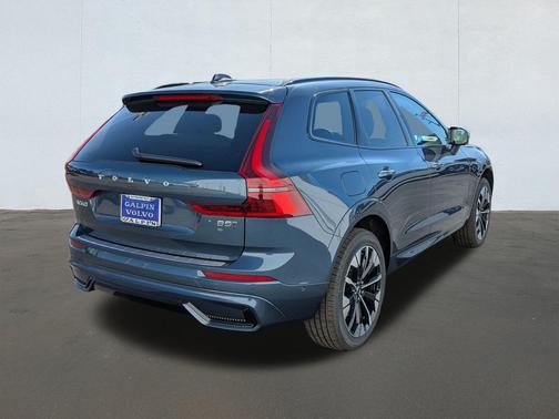 2026 Volvo XC60 B5 Plus