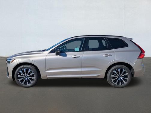 2025 Volvo XC60 B5 Core
