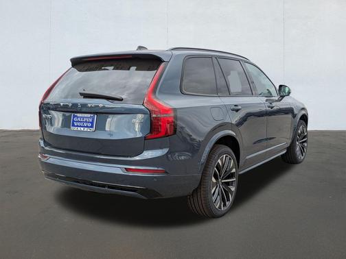 2026 Volvo XC90 B6 Ultra Dark Theme 7-Seater