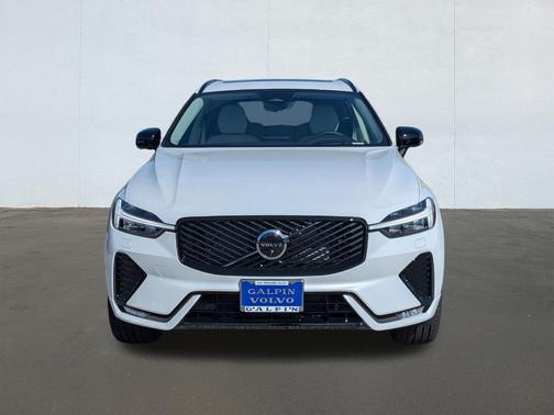 2026 Volvo XC60 B5 Ultra Dark