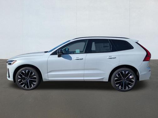 2026 Volvo XC60 B5 Ultra Dark