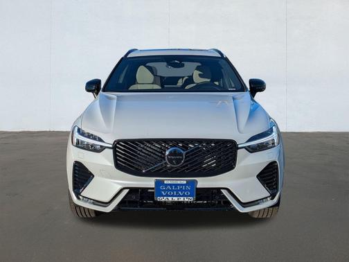 2026 Volvo XC60 B5 Plus Dark