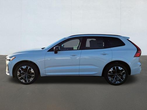 2026 Volvo XC60 B5 Plus Dark