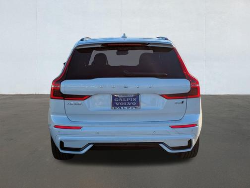 2026 Volvo XC60 B5 Plus Dark