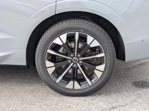 Vapour Grey Metallic 2026 Volvo XC60 B5 Plus